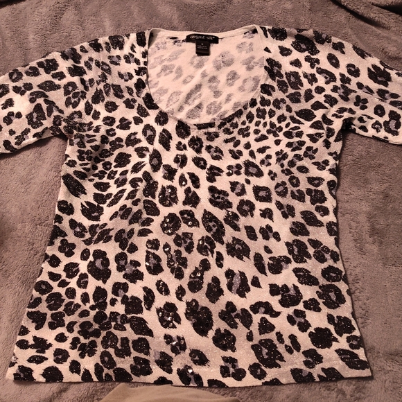 Top - Picture 2 of 3